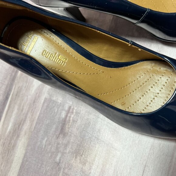 Clarks Womens Navy Patent Leather Cushion Heel Pumps Size 7M - Picture 13 of 13